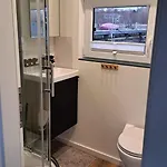 Hausboot Seetje Stralsund, Mit Dachterrasse شترالسوند