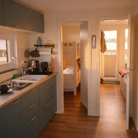 Hausboot Seetje Stralsund, Mit Dachterrasse Πλωτό κατάλυμα