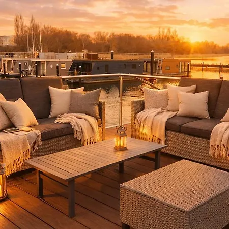 Hausboot Seetje Stralsund, Mit Dachterrasse * Στράλσουντ